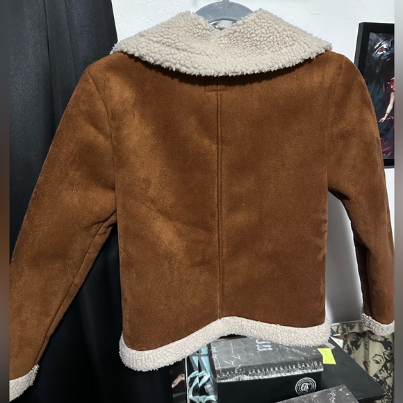Girls faux suede coat L - Picture 2 of 3